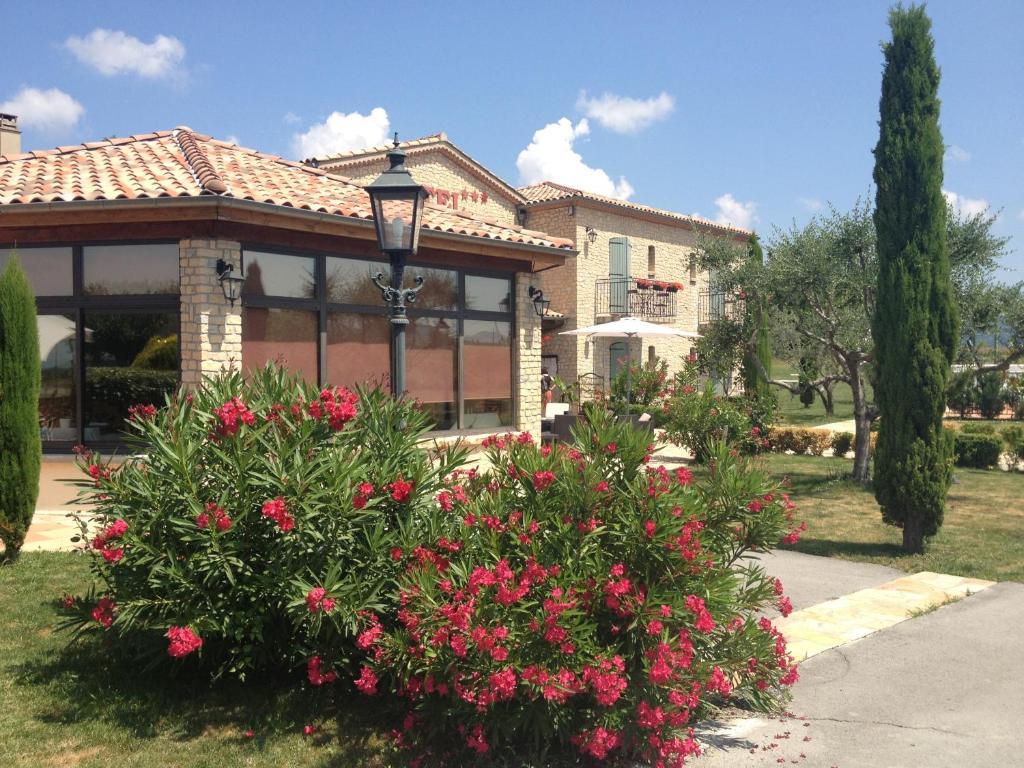 Logis Hotel Restaurant Le Mas De Mon Pere Saint-Jean-le-Centenier 외부 사진